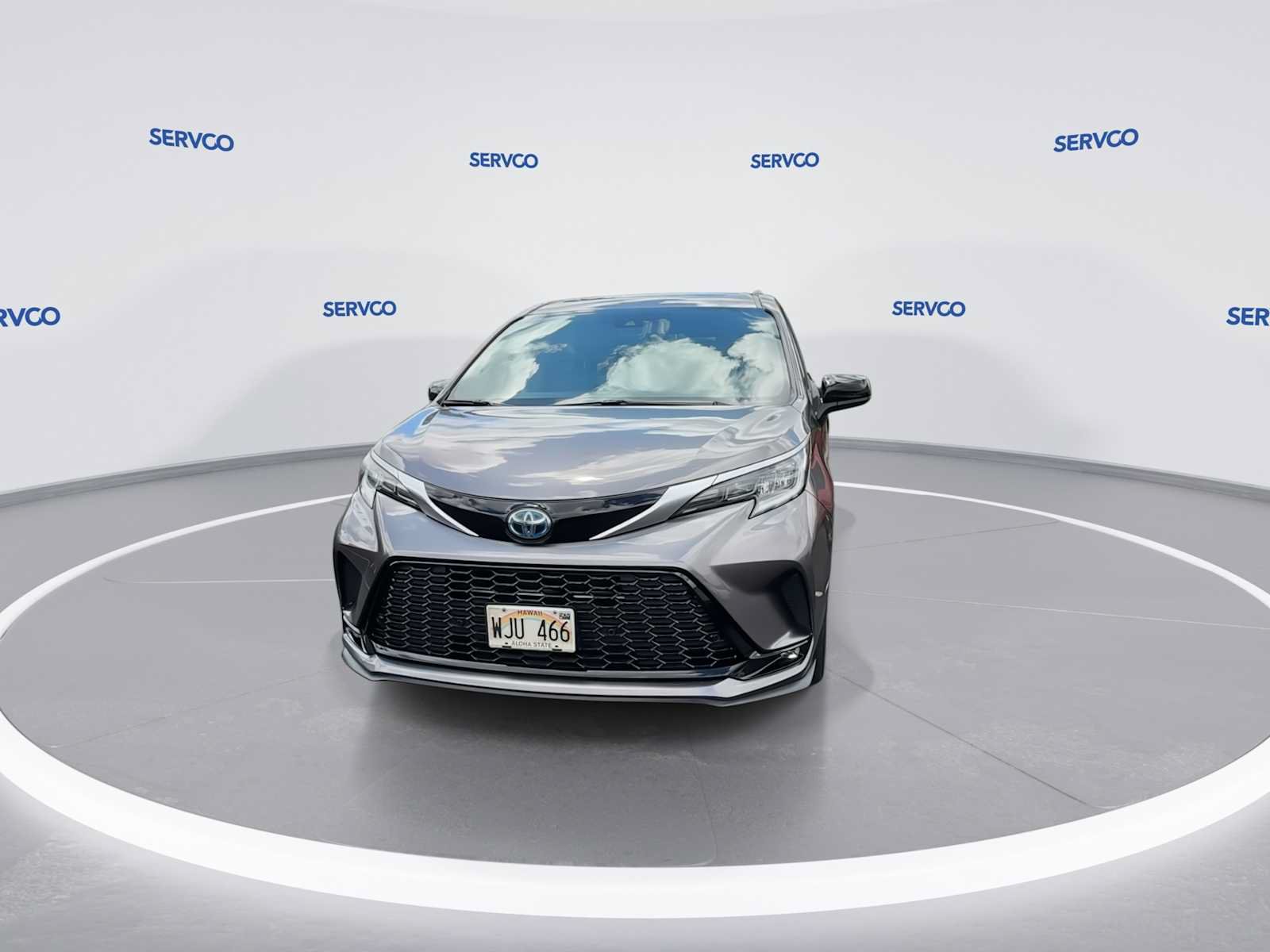 Used 2022 Toyota Sienna XSE FWD image 3