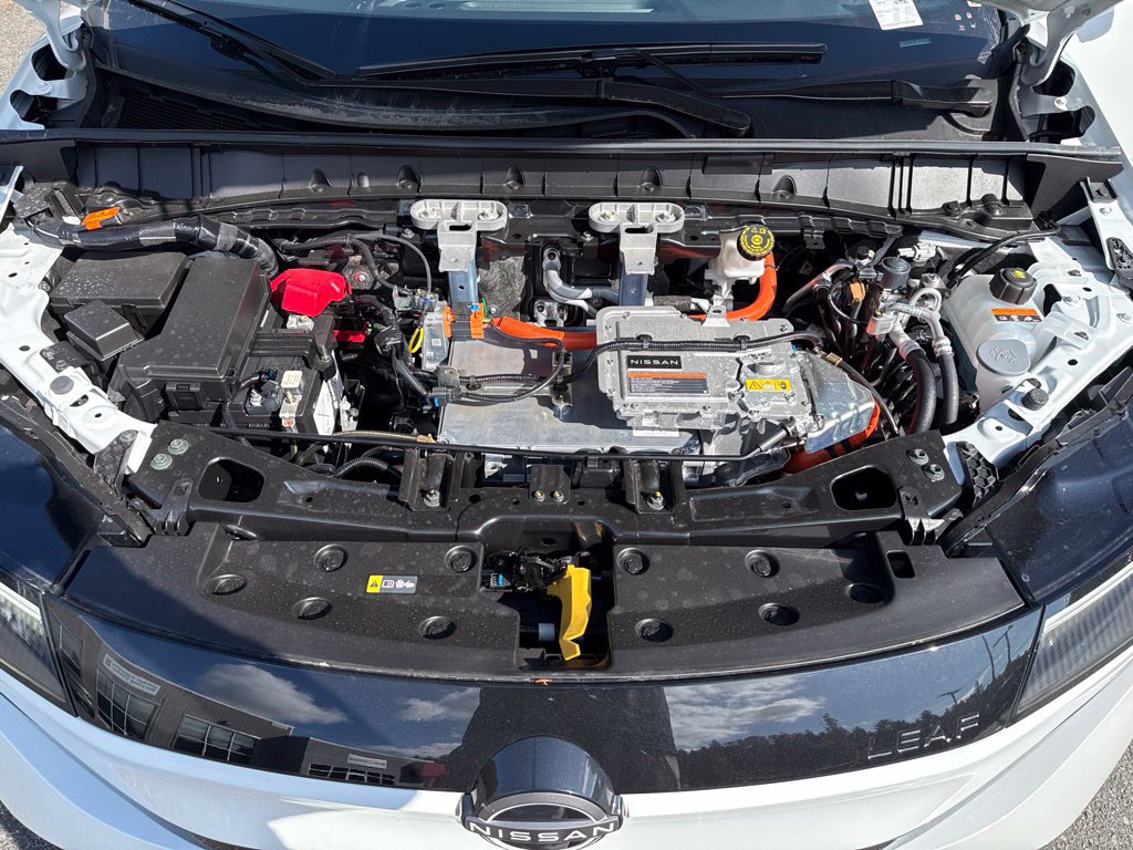 New 2026 Nissan Leaf SV+ w/ Floor Mat Package (SV+) FWD image 27