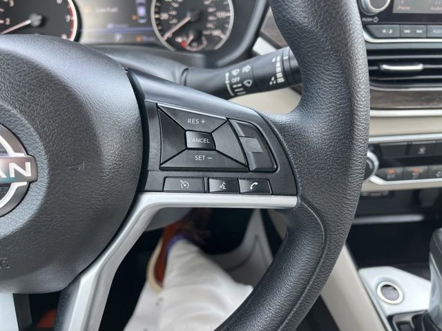Used 2025 Nissan Altima 2.5 SV FWD image 23