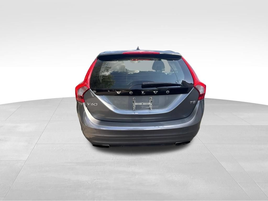 Used 2017 Volvo V60 T5 Premier FWD image 5