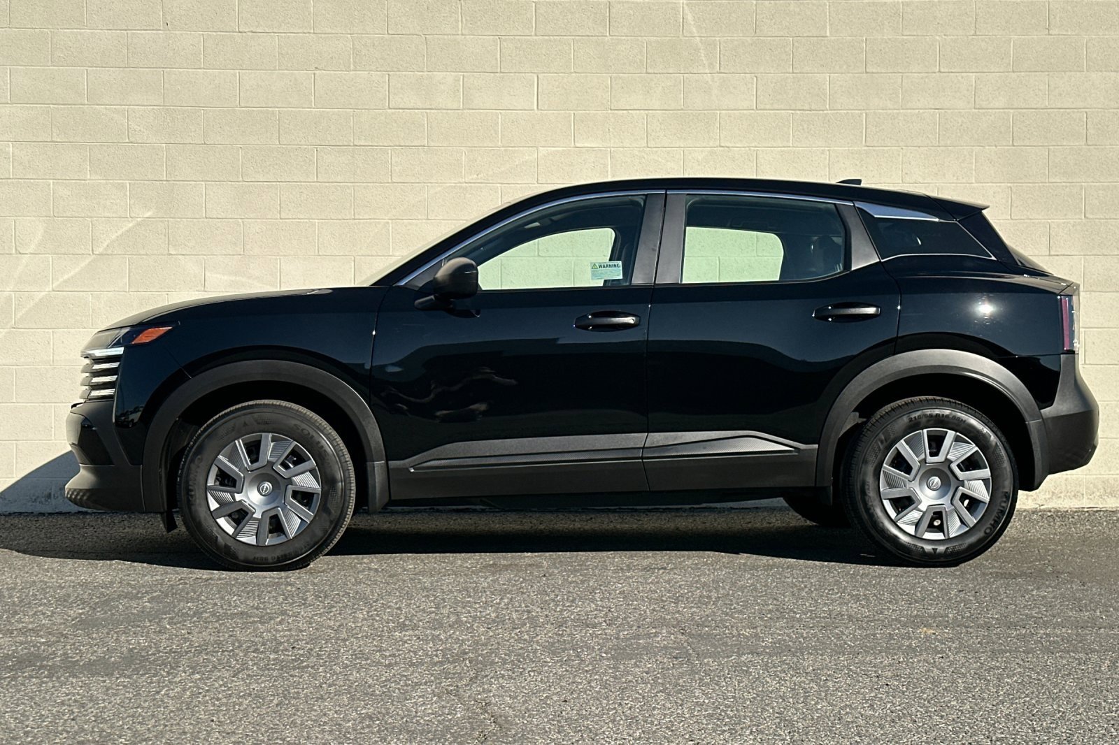 Used 2025 Nissan Kicks S image 7