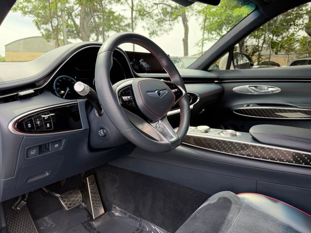 Used 2022 Genesis GV70 3.5T Sport w/ Sport Prestige Package AWD/4WD image 9