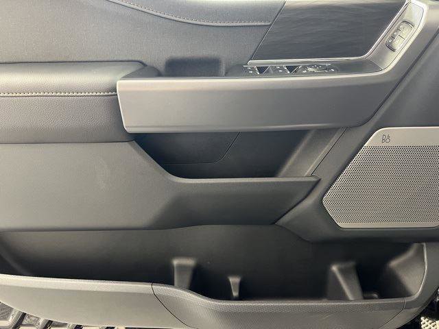 Used 2025 Ford F150 Lariat w/ Equipment Group 501A Mid image 11