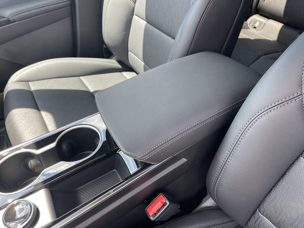 New 2026 Chevrolet Equinox LT w/ Convenience Package II FWD image 21