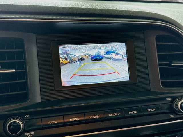 Used 2020 Hyundai Elantra SE w/ Cargo Package (C1) FWD image 9