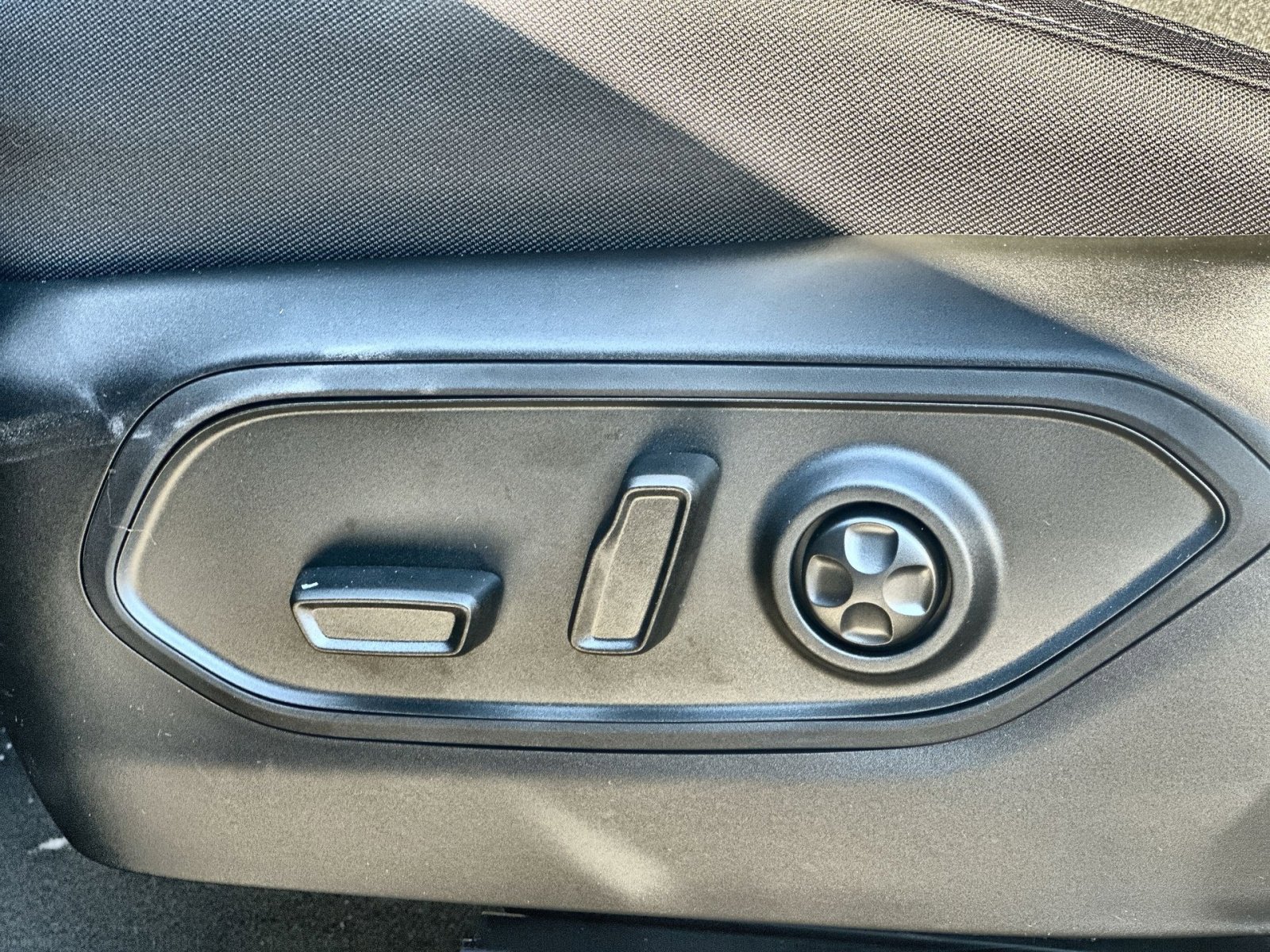 New 2025 Jeep Grand Cherokee Laredo w/ Luxury Tech Group I image 14