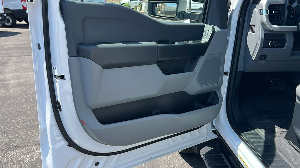 New 2024 Ford F450 XL w/ XL Chrome Package RWD image 9
