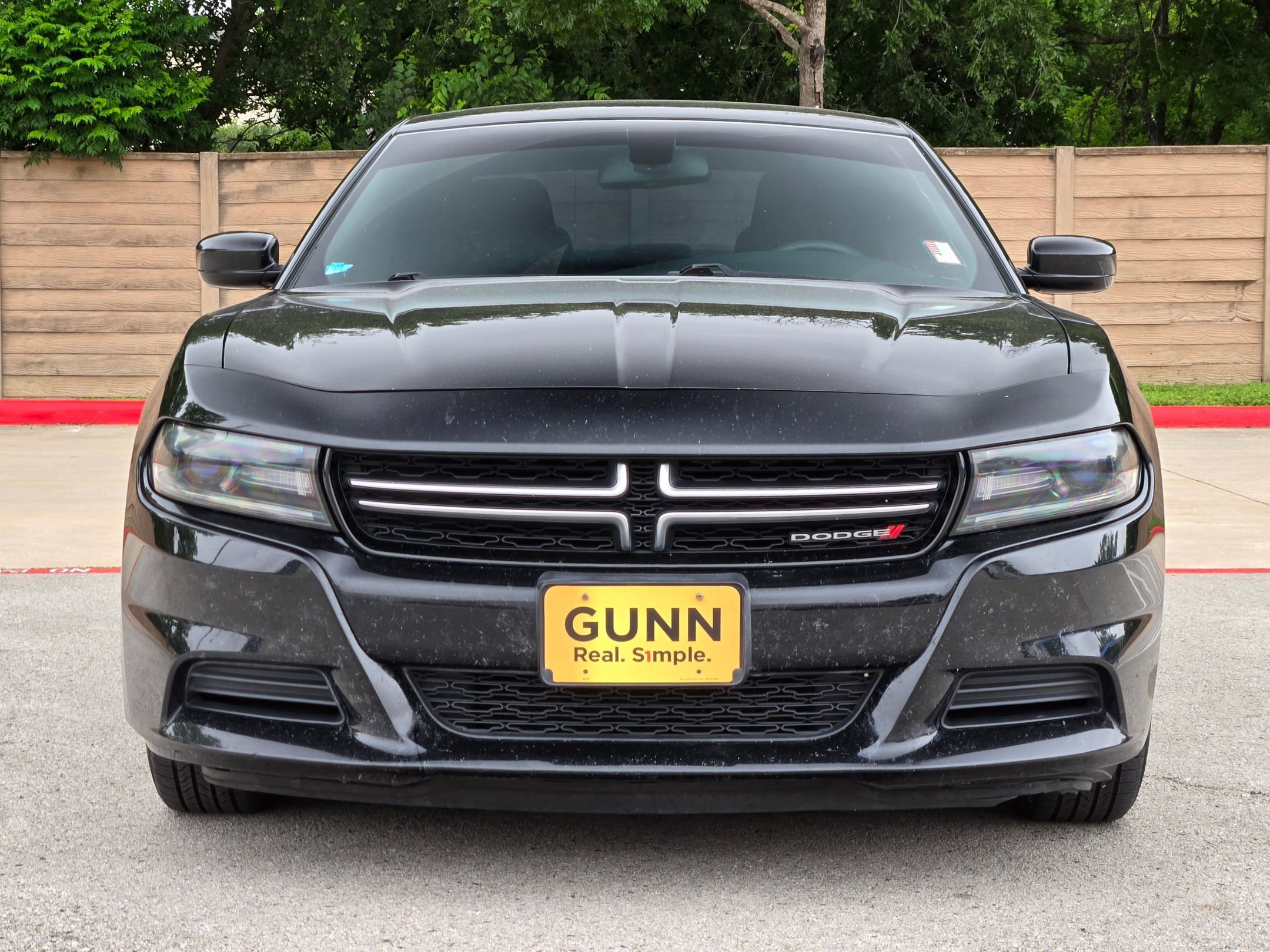 Used 2016 Dodge Charger SE RWD image 8