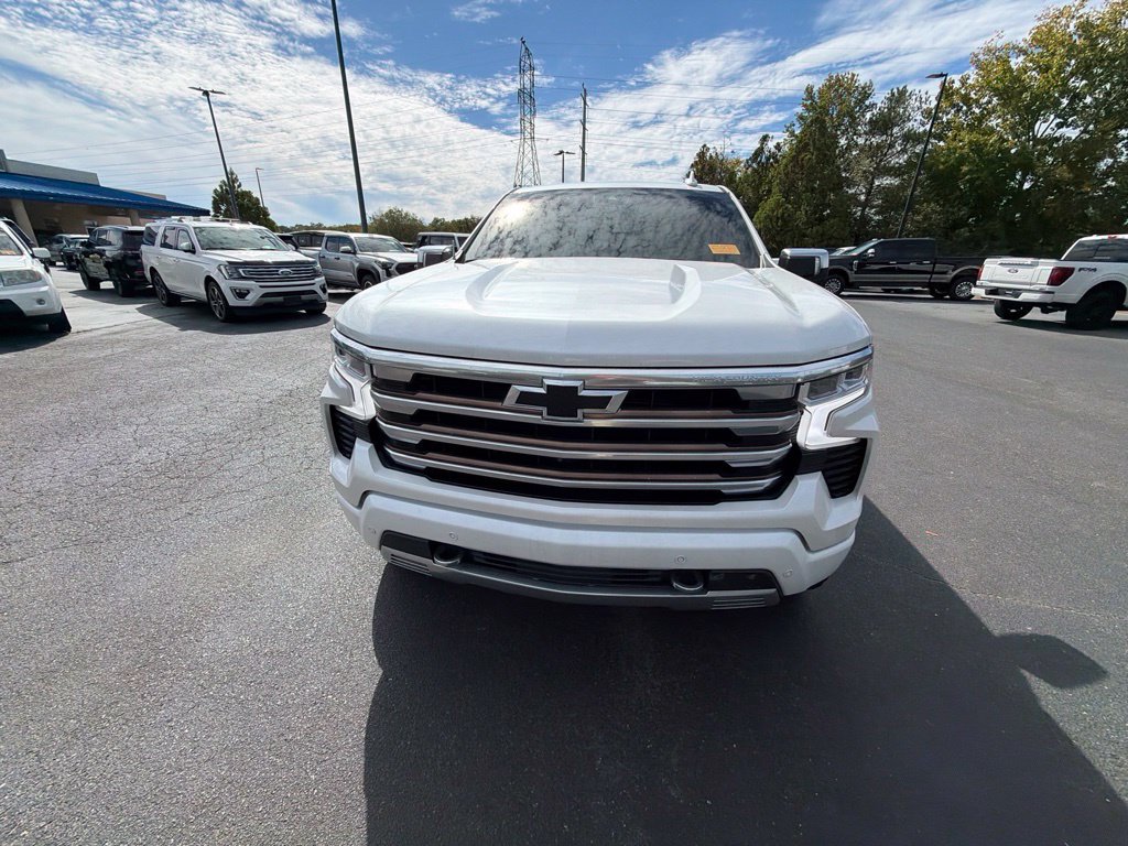 Used 2022 Chevrolet Silverado 1500 High Country w/ High Country Premium Package AWD/4WD image 26