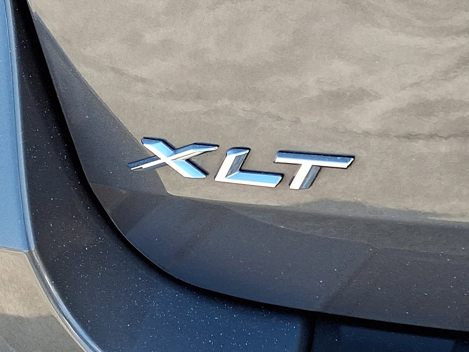 Certified 2023 Ford Explorer XLT w/ Equipment Group 202A image 33