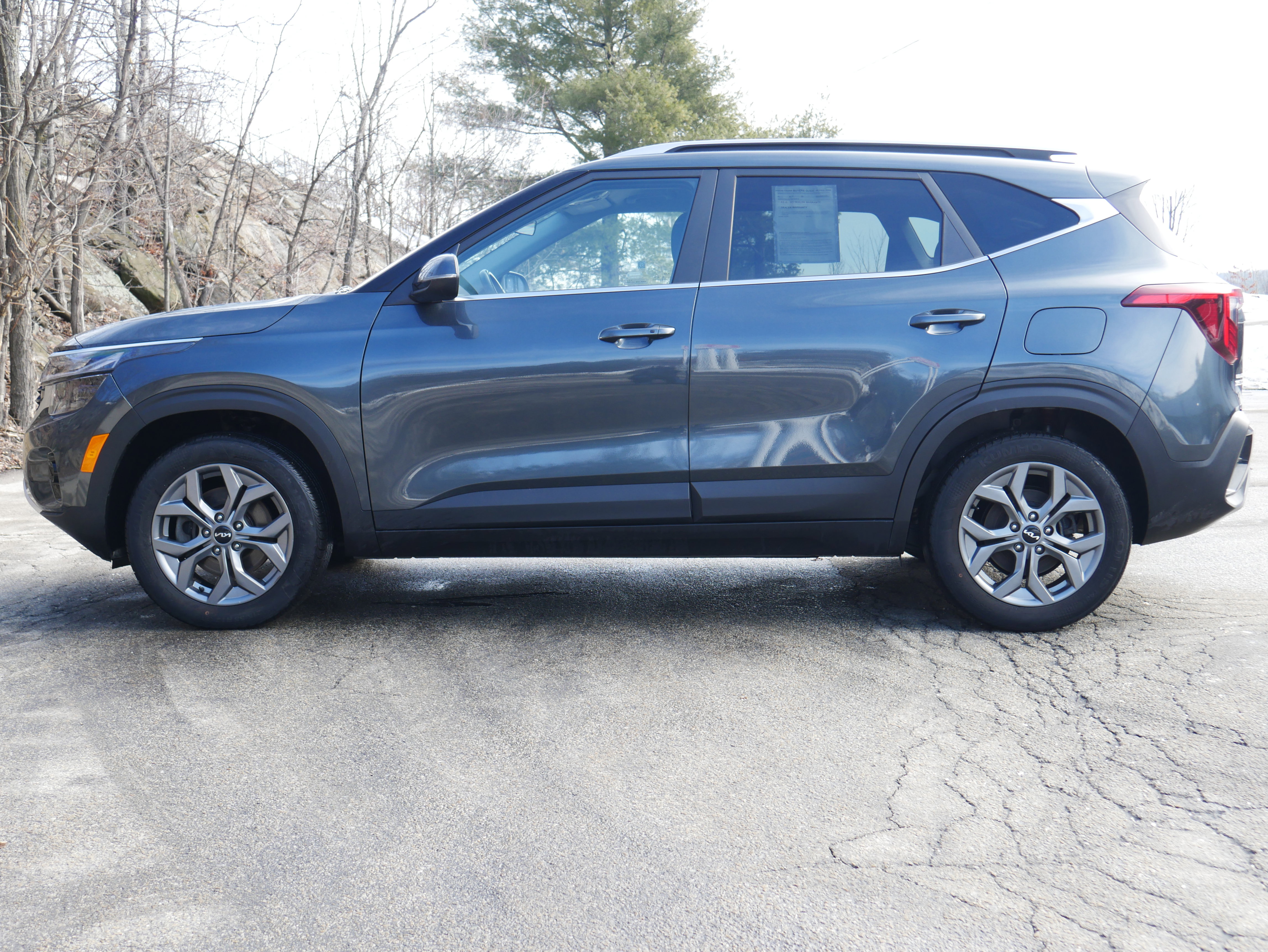 Used 2024 Kia Seltos S image 3