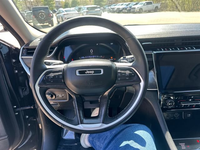 Used 2023 Jeep Grand Cherokee L Limited AWD/4WD image 39