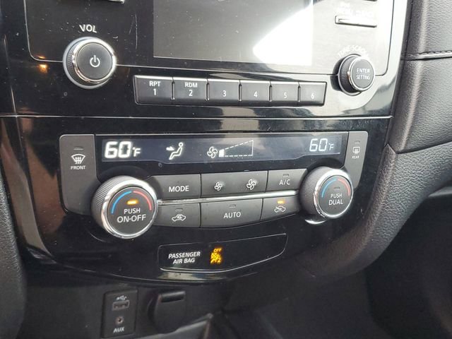 Used 2017 Nissan Rogue SV image 22