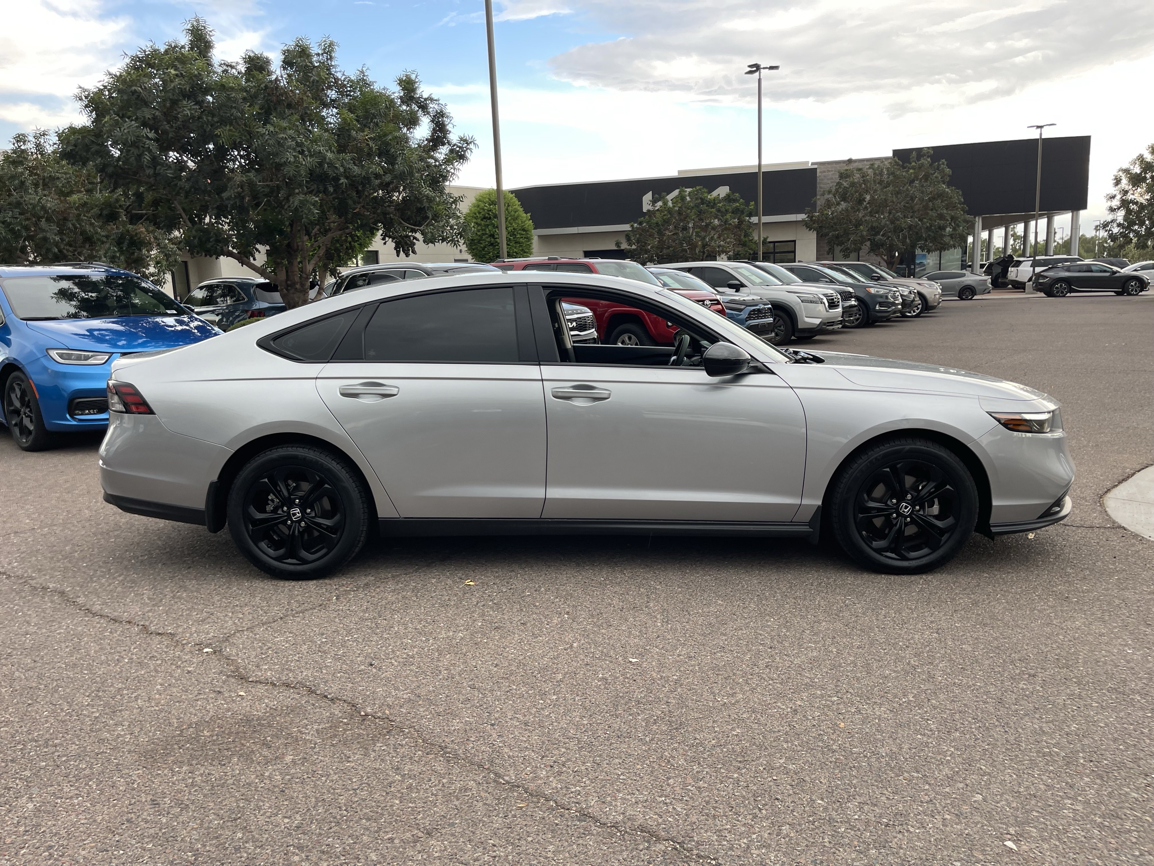 Used 2025 Honda Accord SE image 6