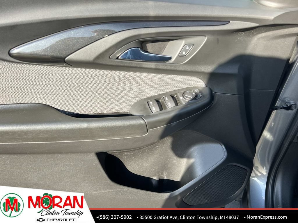 Used 2021 Chevrolet TrailBlazer LT w/ Convenience Package FWD image 16