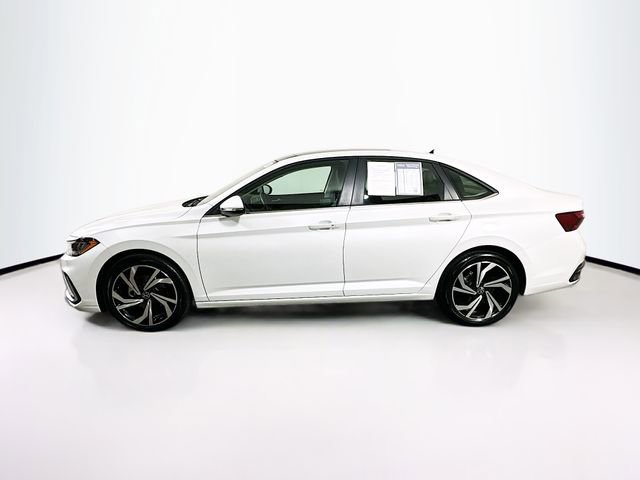 Used 2025 Volkswagen Jetta SEL FWD image 5