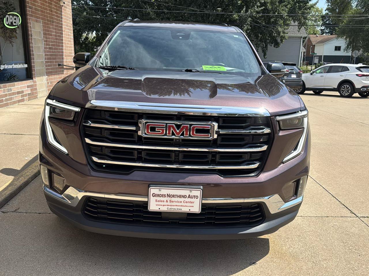 Used 2024 GMC Acadia Elevation AWD/4WD image 32