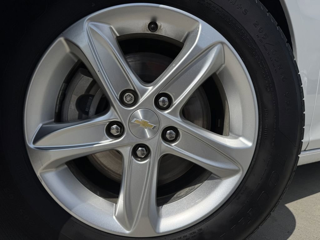 Used 2021 Chevrolet Malibu LS FWD image 9