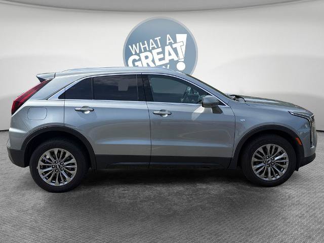 Used 2024 Cadillac XT4 Premium Luxury AWD/4WD image 2