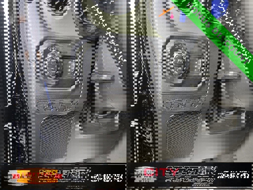 New 2025 Jeep Gladiator Mojave image 12