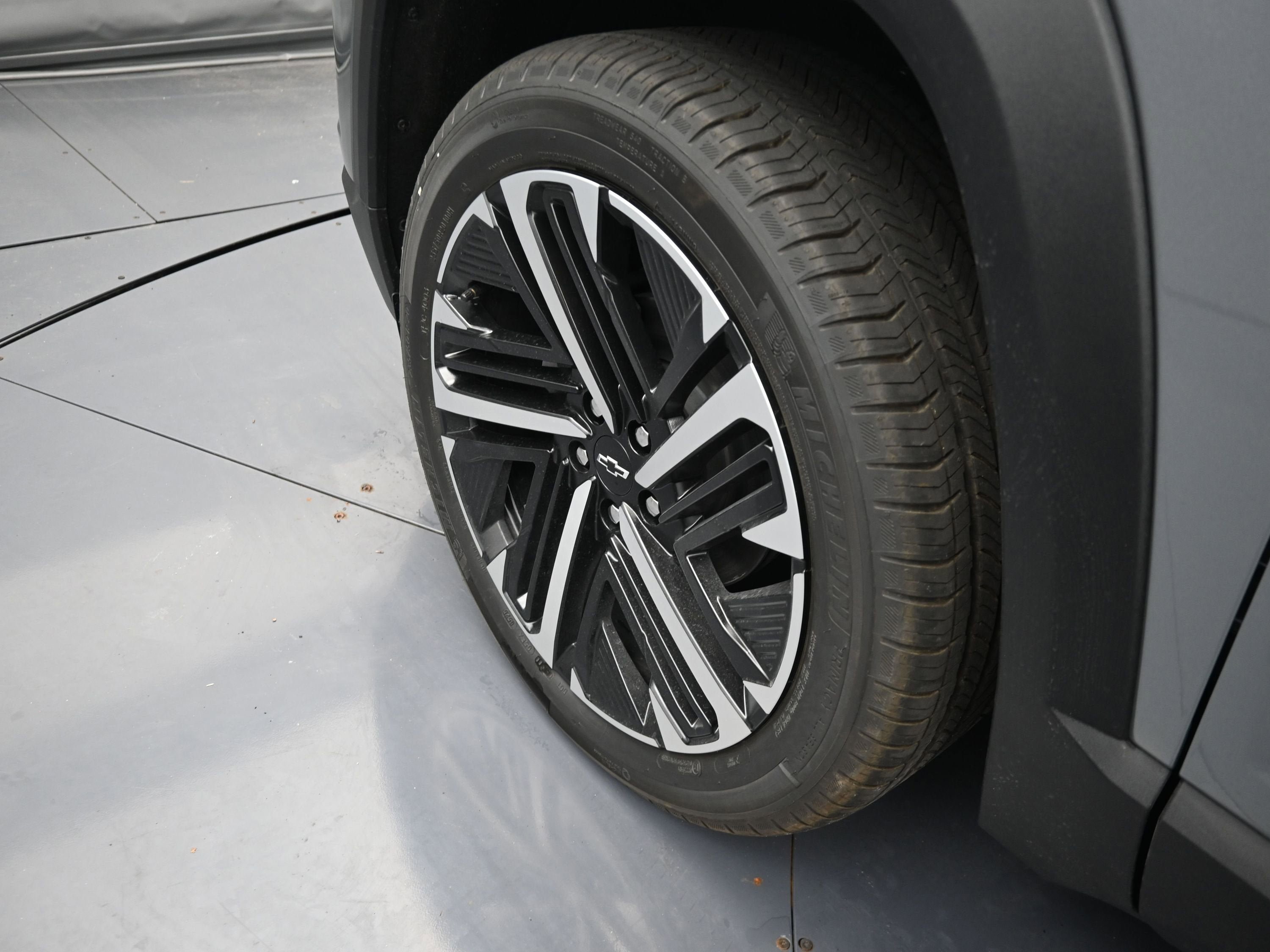 New 2026 Chevrolet Equinox RS w/ Safety and Technology Package AWD/4WD image 39