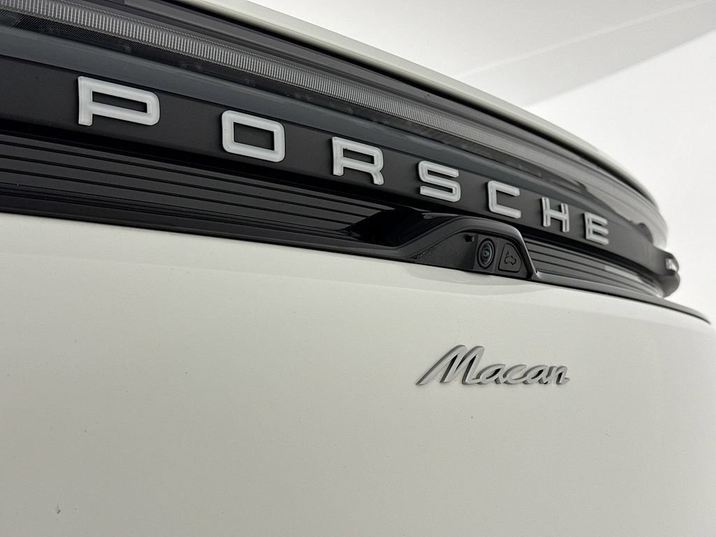 Certified 2025 Porsche Macan Electric RWD image 26