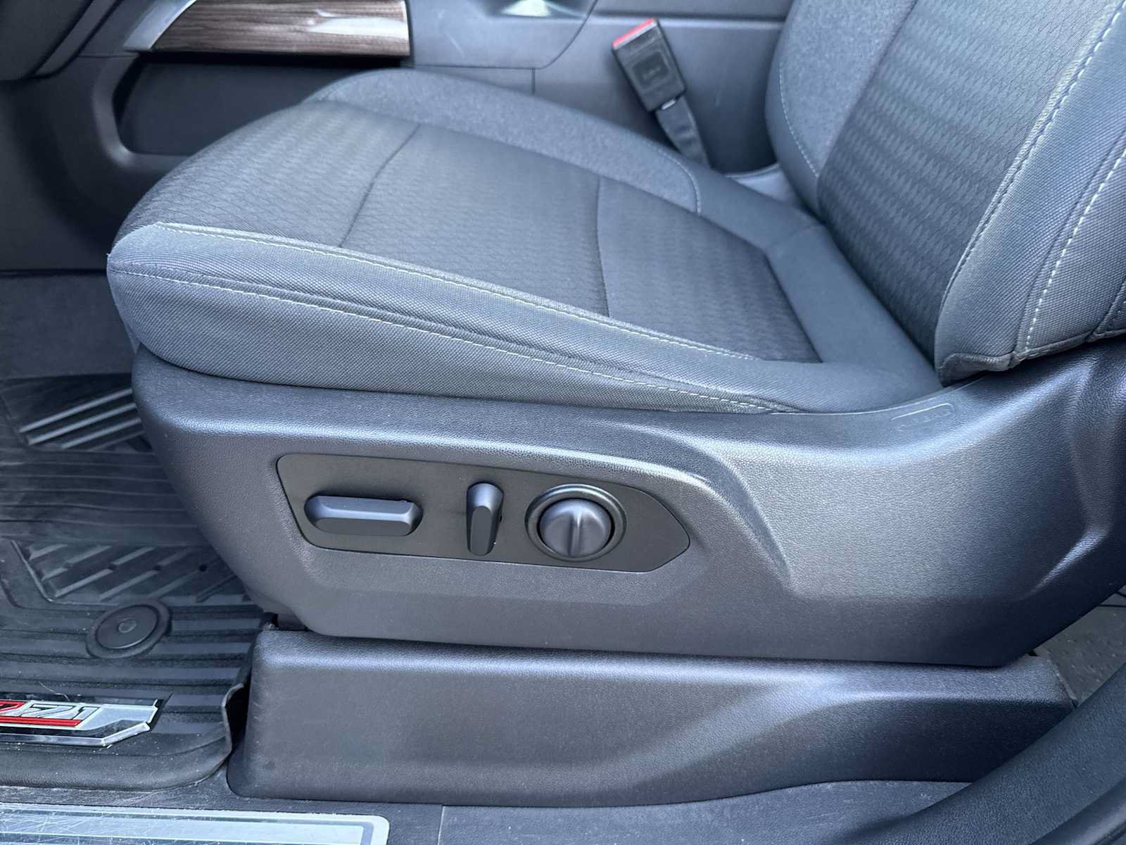 Certified 2020 Chevrolet Silverado 1500 RST AWD/4WD image 14