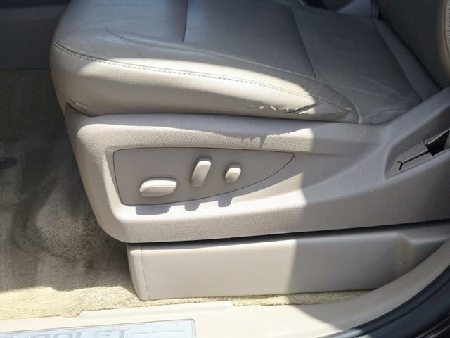 Used 2015 Chevrolet Suburban LT RWD image 40