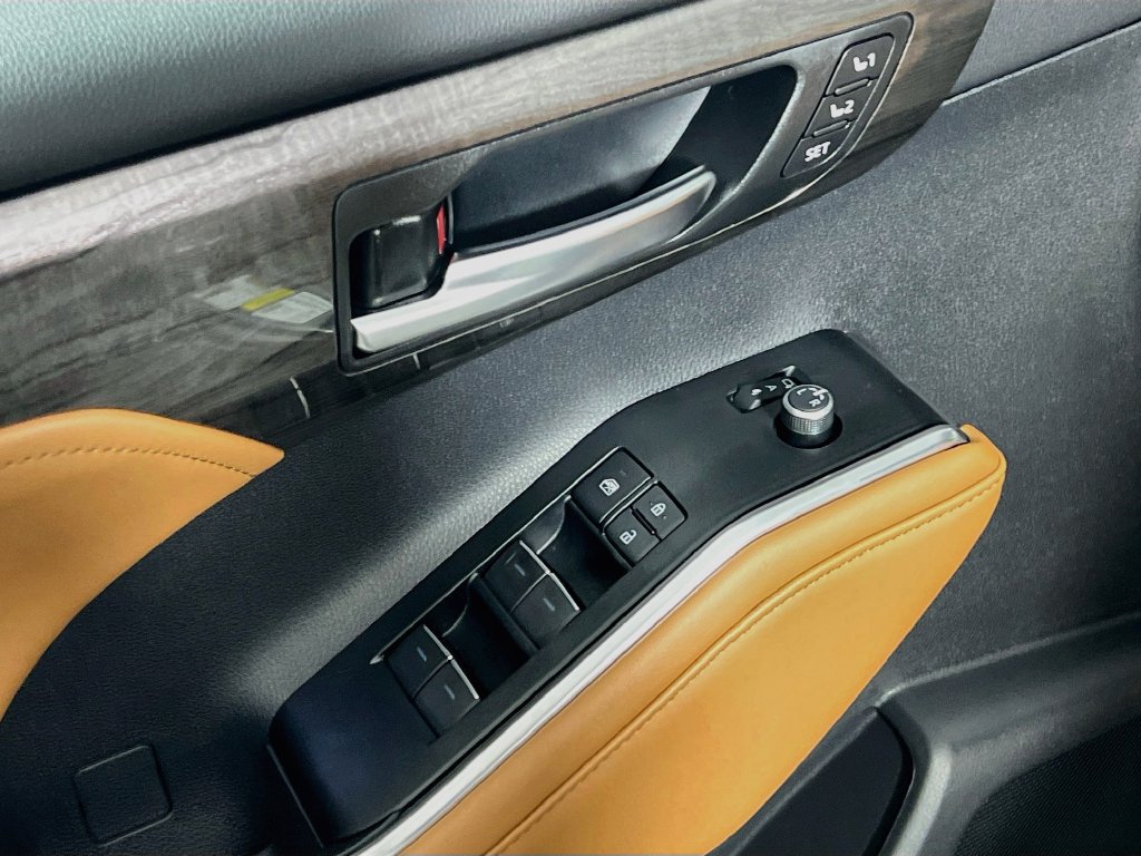 New 2026 Toyota Highlander Platinum AWD/4WD image 14