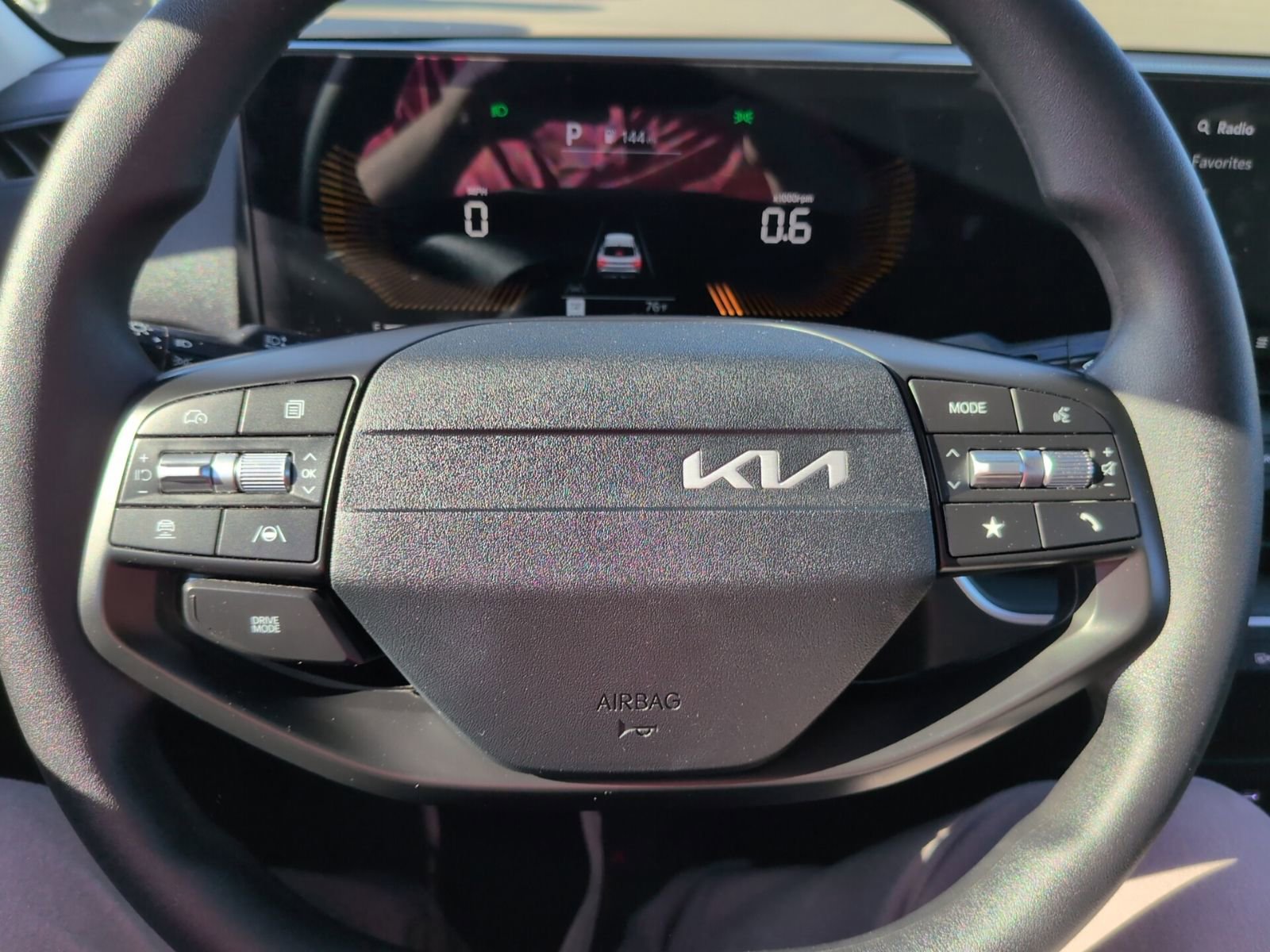 Used 2025 Kia K4 LXS image 16