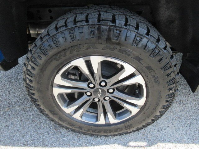 Used 2022 Chevrolet Colorado Z71 AWD/4WD image 10
