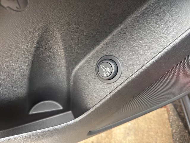 Used 2023 Chevrolet Equinox LT image 12