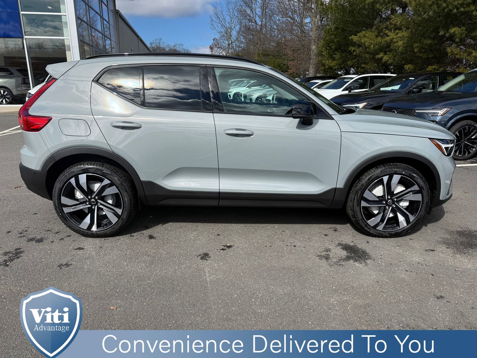 New 2026 Volvo XC40 B5 Plus w/ Climate Package image 9