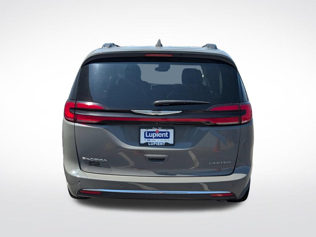 Used 2022 Chrysler Pacifica Limited FWD image 4
