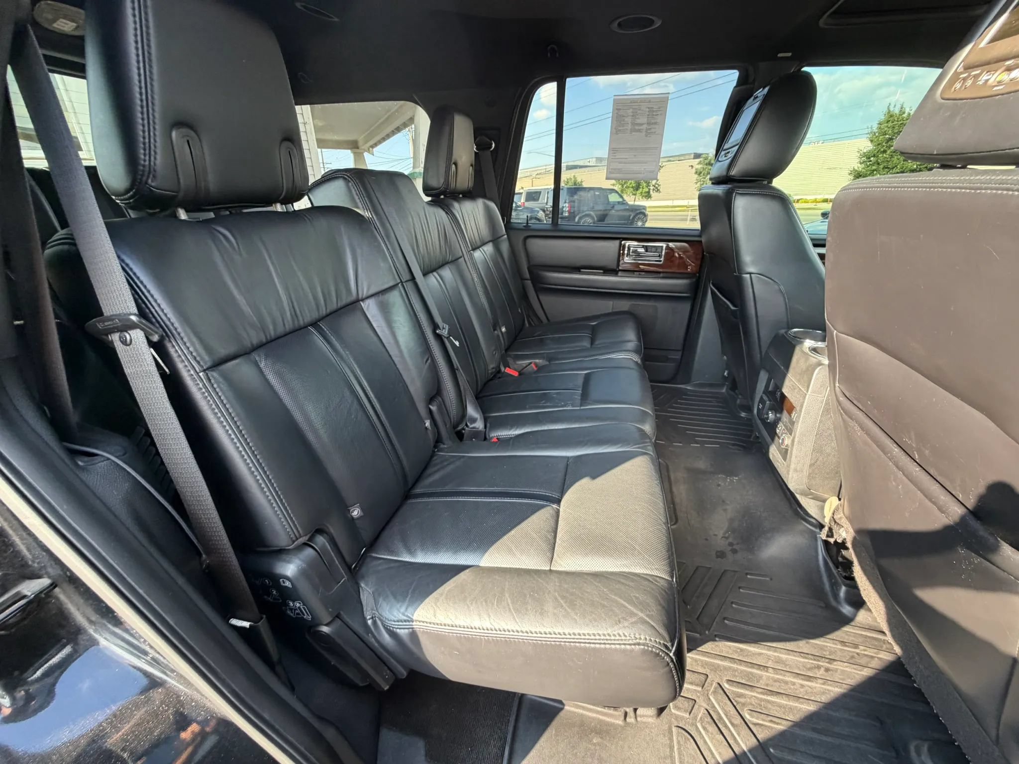 Used 2015 Lincoln Navigator 4WD image 31