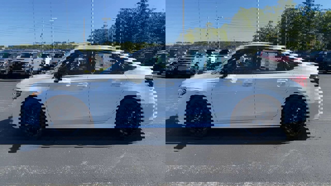 Used 2025 Honda Civic Sport image 6