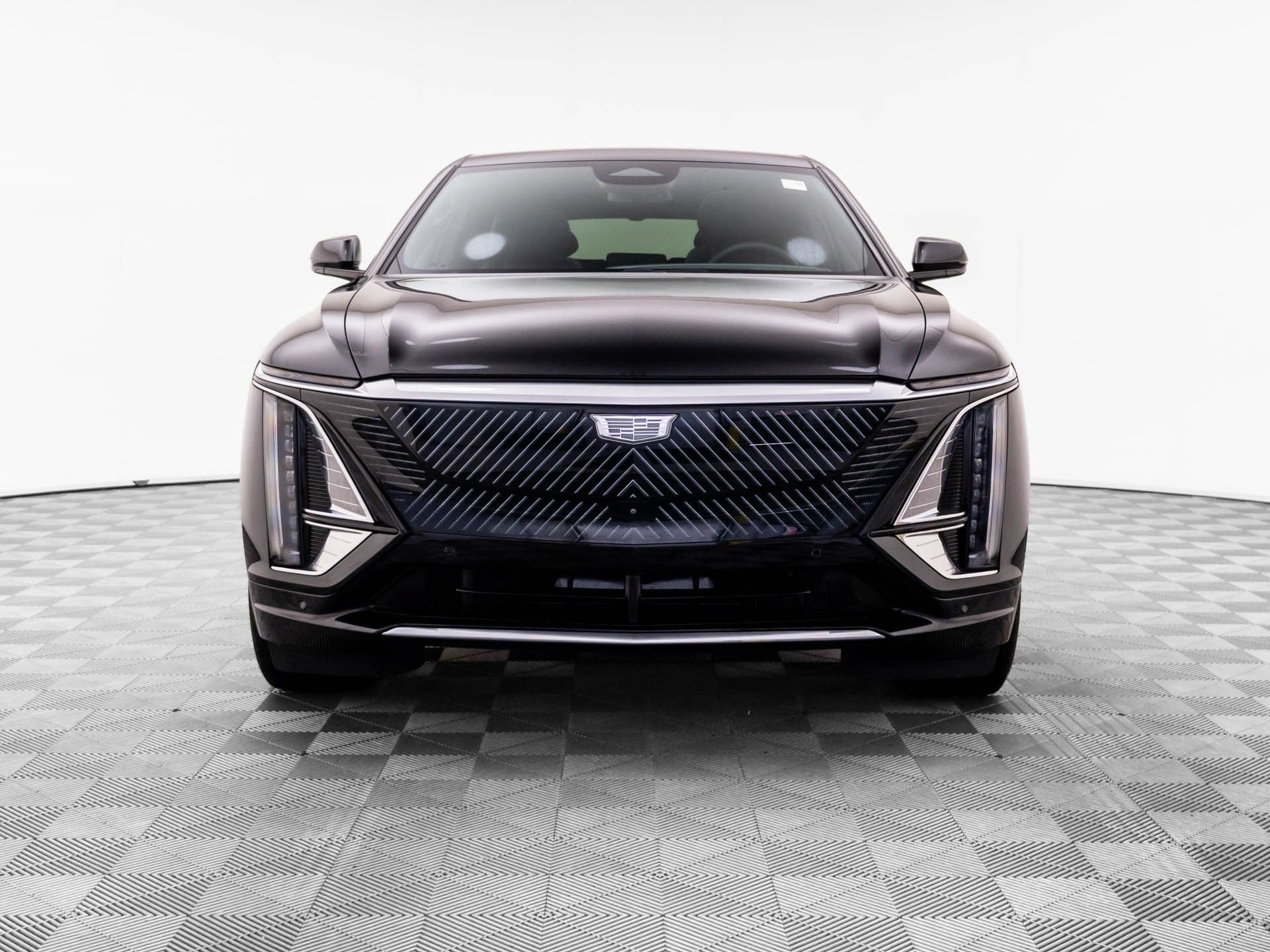 Certified 2024 Cadillac Lyriq Luxury w/ LPO, Floor Liner Package AWD/4WD image 9