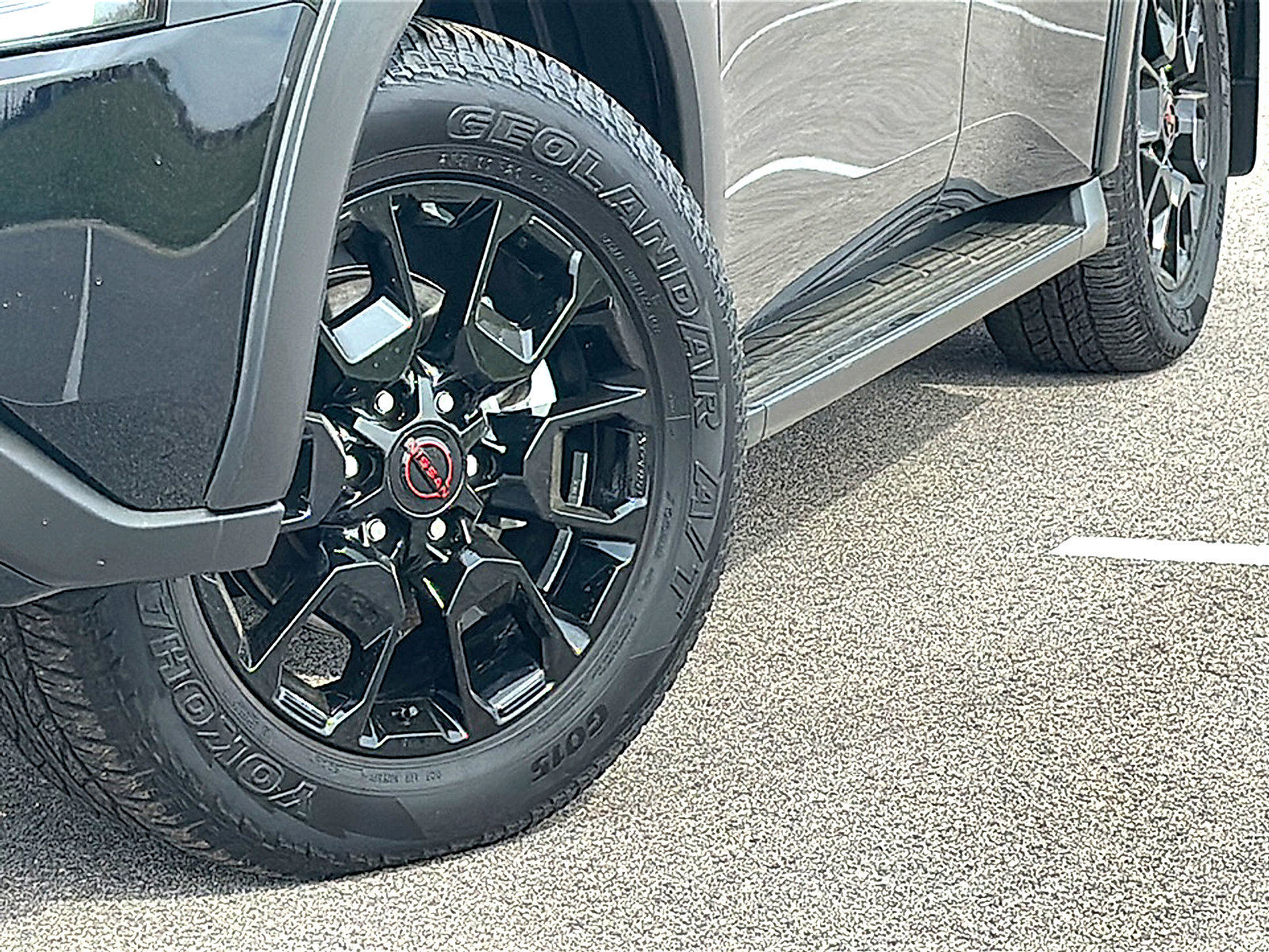 Used 2025 Nissan Armada PRO-4X image 3