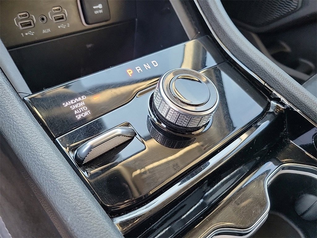 Used 2023 Jeep Grand Cherokee Limited image 28