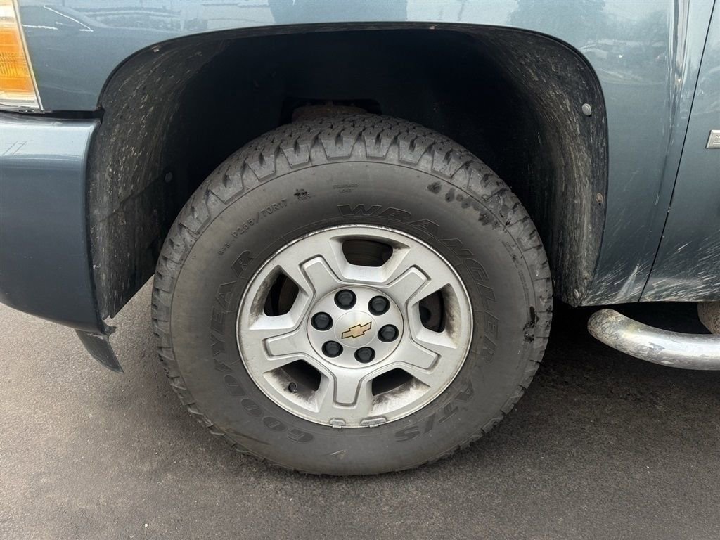 Used 2009 Chevrolet Silverado 1500 LT w/ Power Pack Plus image 4