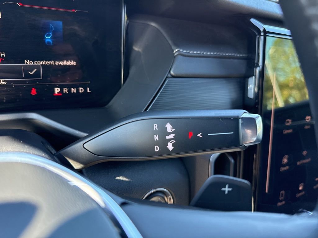 Used 2025 GMC Acadia Elevation FWD image 17