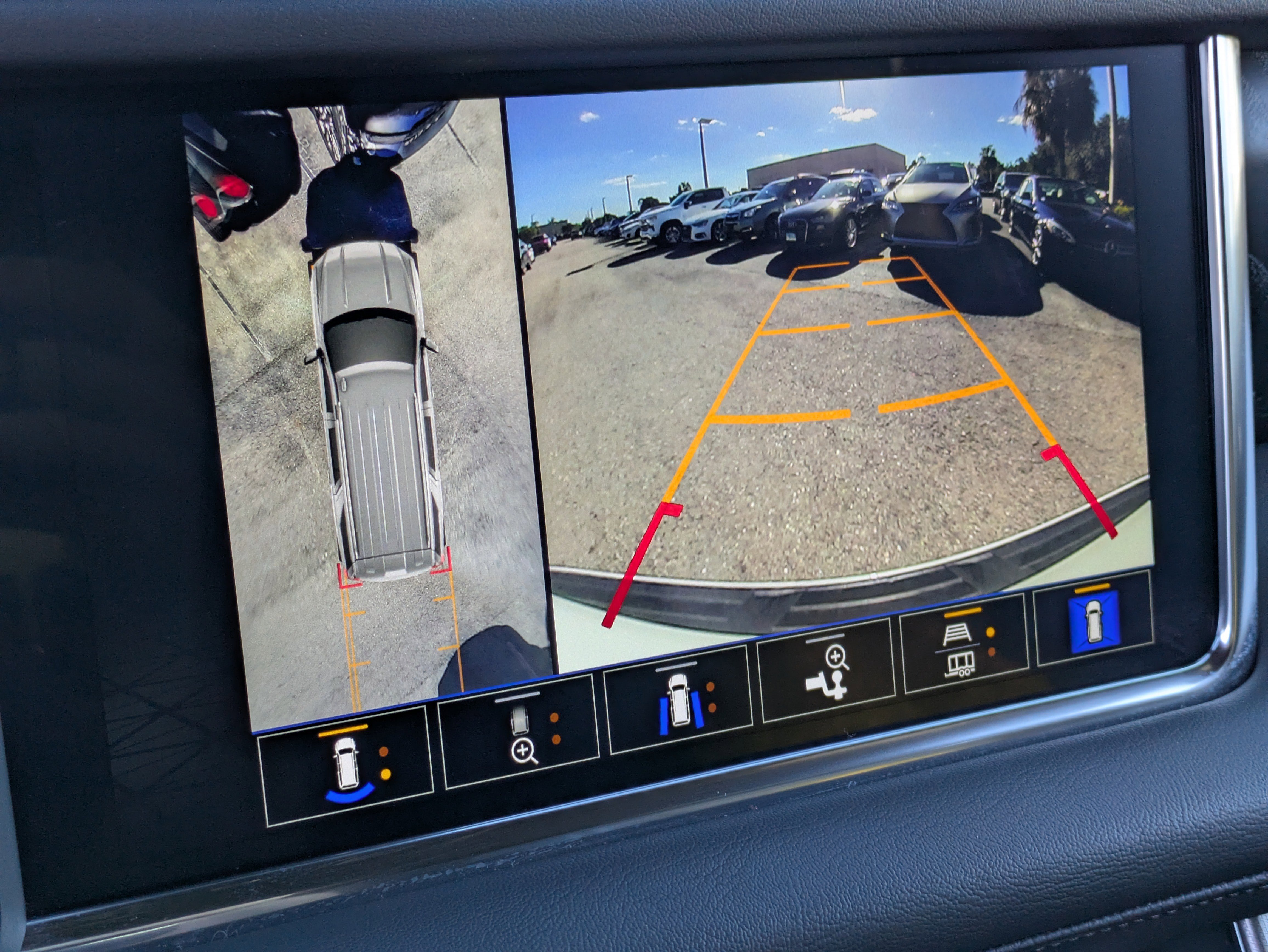 Used 2024 GMC Yukon XL Denali image 34