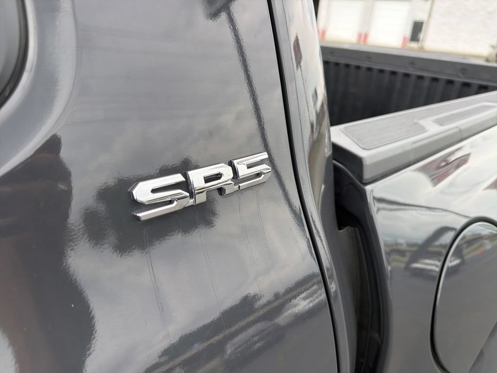 Used 2025 Toyota Tacoma SR5 AWD/4WD image 16