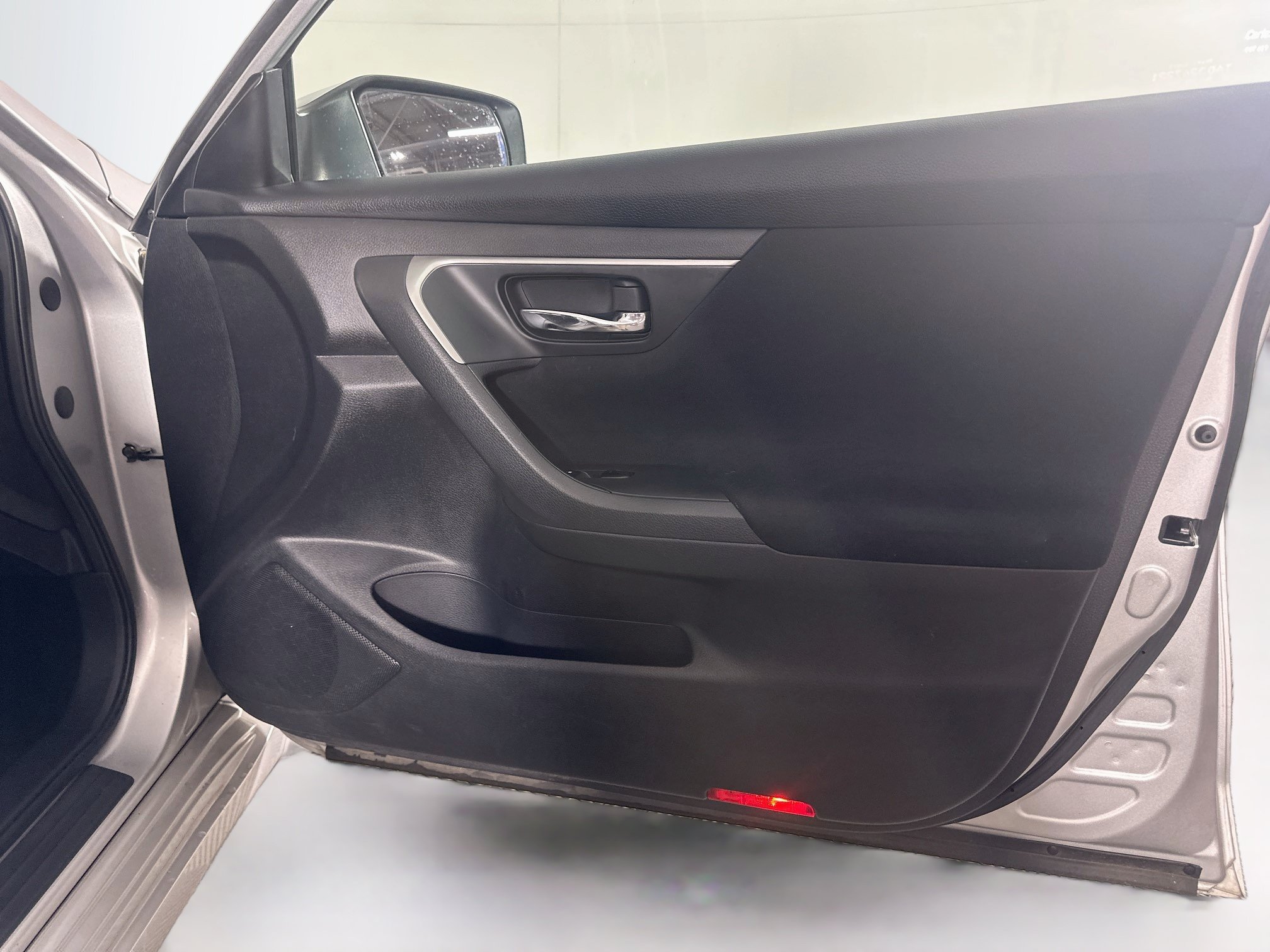 Used 2015 Nissan Altima 2.5 S w/ Power Driver Seat Package FWD image 29