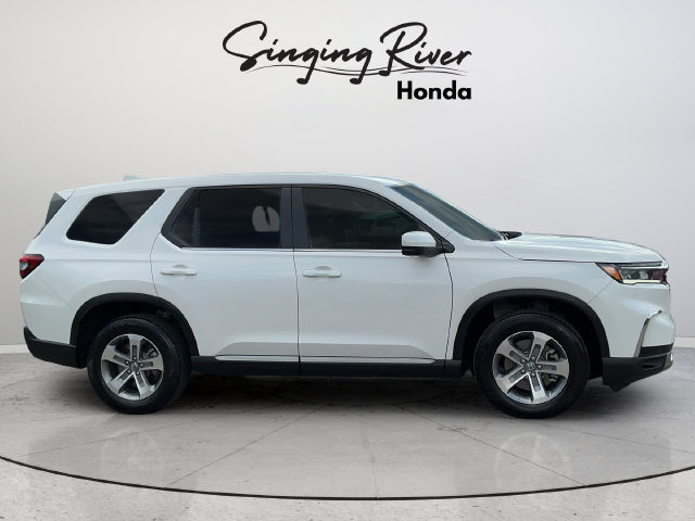 Used 2025 Honda Pilot EX-L image 8