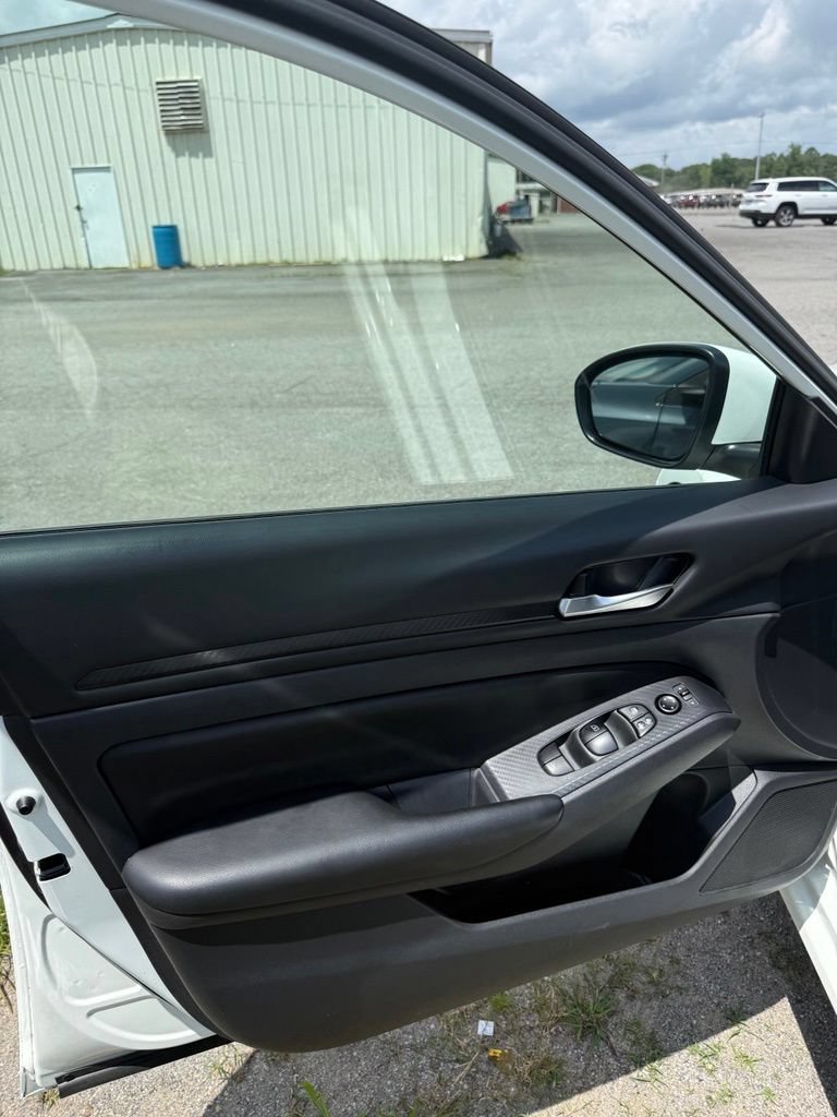 Used 2022 Nissan Altima 2.5 S FWD image 8