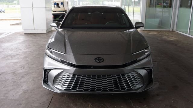 Used 2025 Toyota Camry XSE FWD image 8