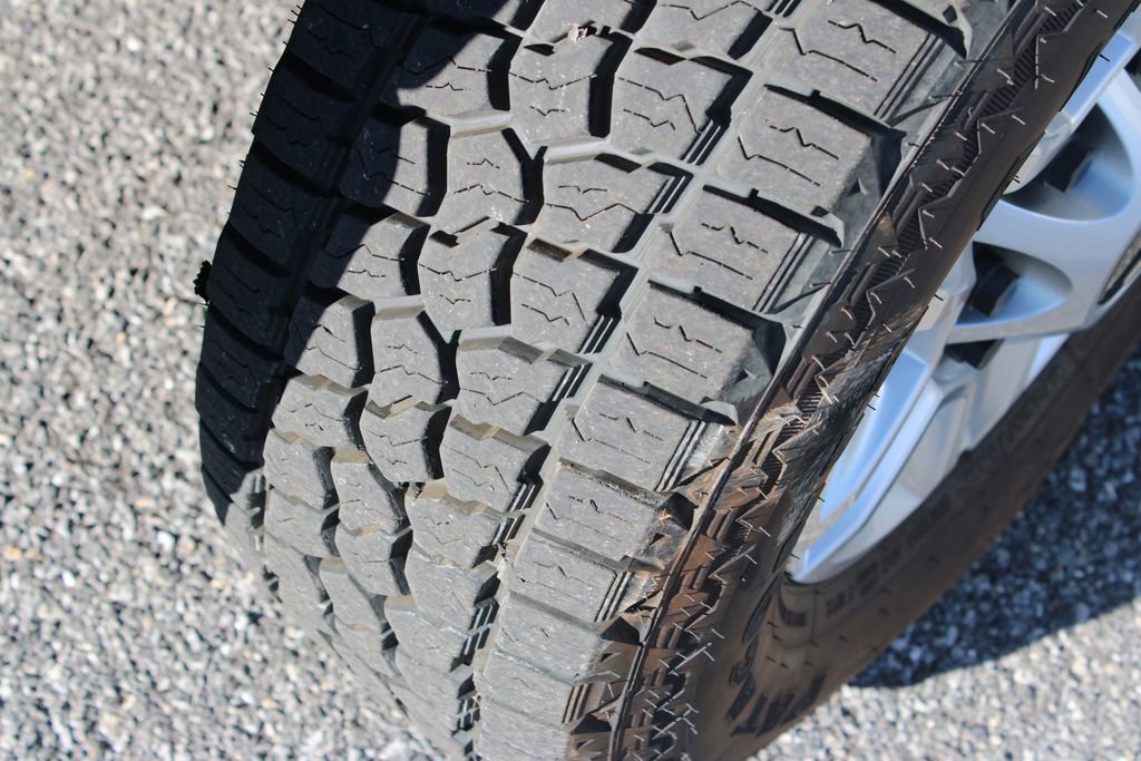 Used 2024 Chevrolet Silverado 2500 LT image 37