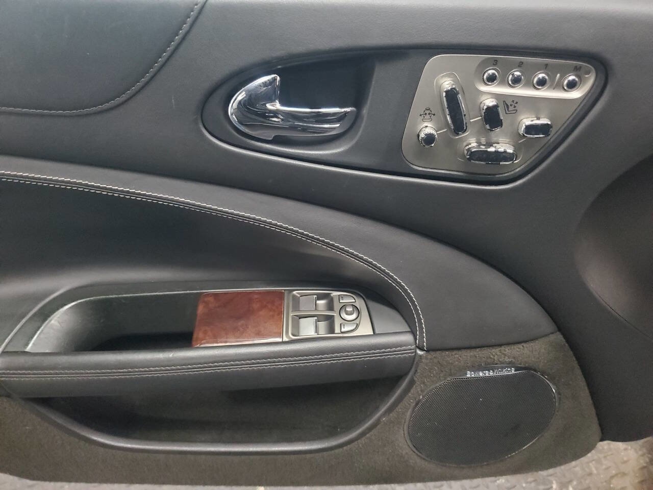 Used 2010 Jaguar XKR R image 10