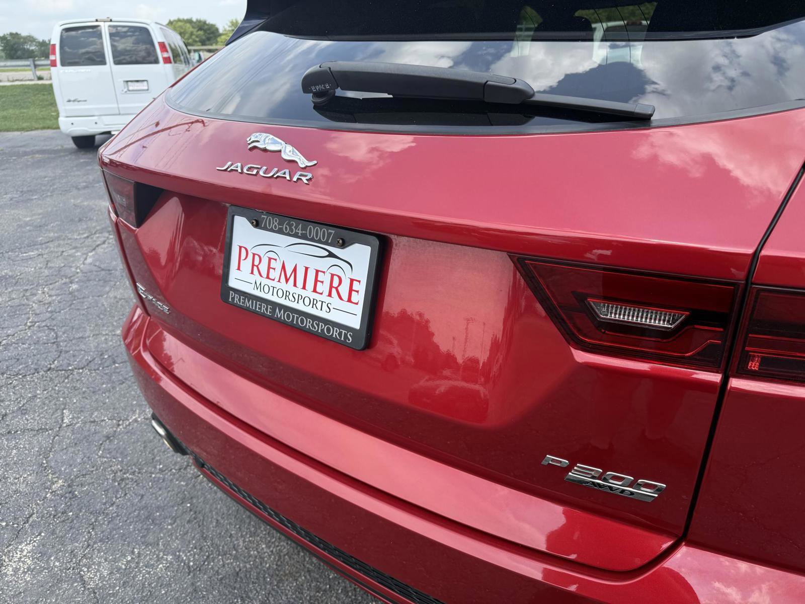 Used 2019 Jaguar E-PACE R-Dynamic SE image 19